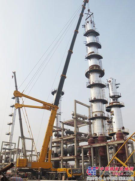 2013年1月,武汉中国化学工程第九建设公司闪蒸塔吊装